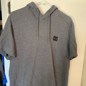 Under Armor Grey Short Sleeve Hoodie - XL (Fitted)